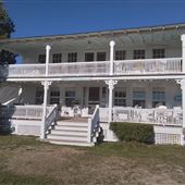 811 Lakeshore Boulevard North