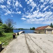 The Guide's Dock and Boat Launch