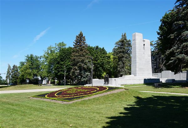 Brantford - Dalhousie Street at Bridge Street Cenotaph (6/16/2021)
