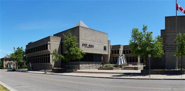 Brantford - George Street at Wellington Street Facing Northeast City Hall (6/16/2021)