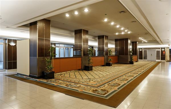 The Fairmont Royal York Hotel - Concourse Facing W Side (1/31/2020)