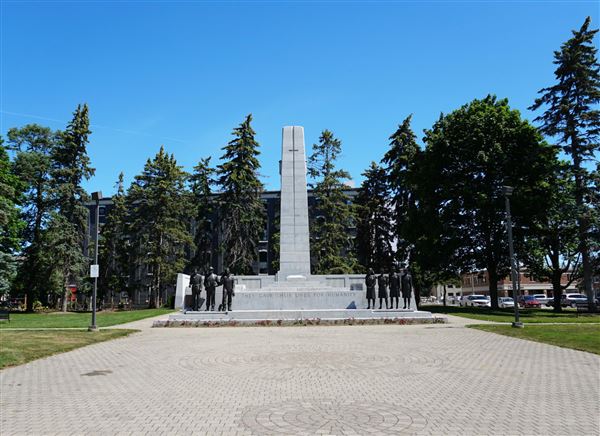 Brantford - Dalhousie Street at Bridge Street Cenotaph (6/16/2021)