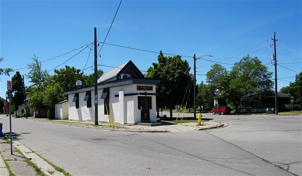 Brantford - Queen Street at Sheridan Street (6/16/2021)