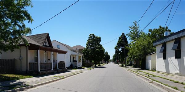 Brantford - Queen Street at Sheridan Street Facing South (6/16/2021)