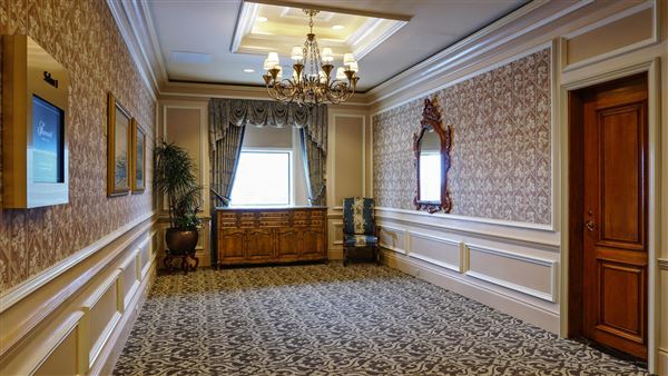 The Fairmont Royal York Hotel - 19th Floor Executive Space Hallway (1/31/2020)