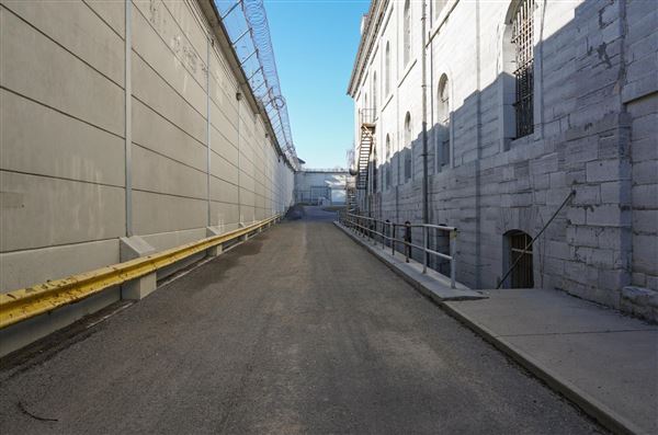 Kingston Penitentiary - Main Cellblock Building W Side Driveway (3/27/2019)