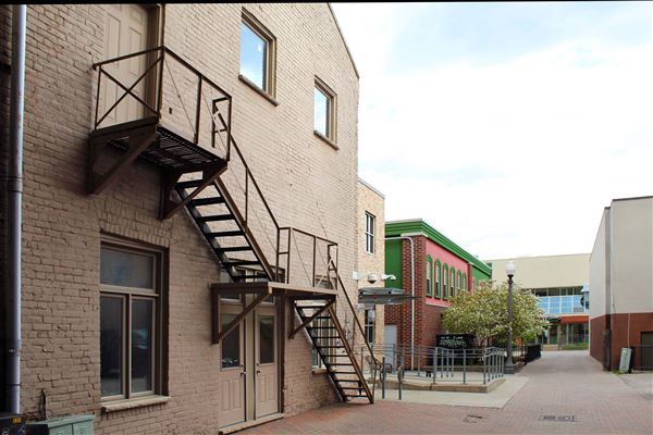 Brantford - Alleyway Off Queen Street - Brantford (6/16/2021)