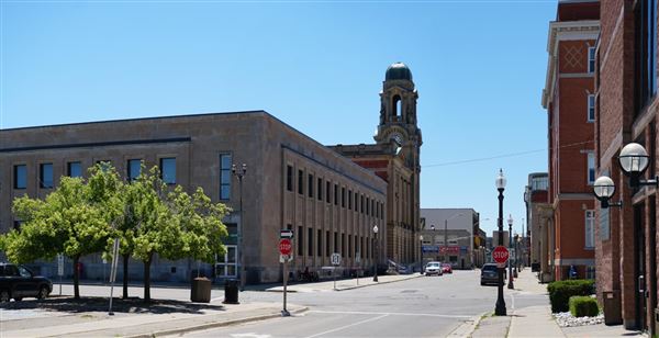 Brantford - Queen Street at Darling Street Facing South (6/16/2021)