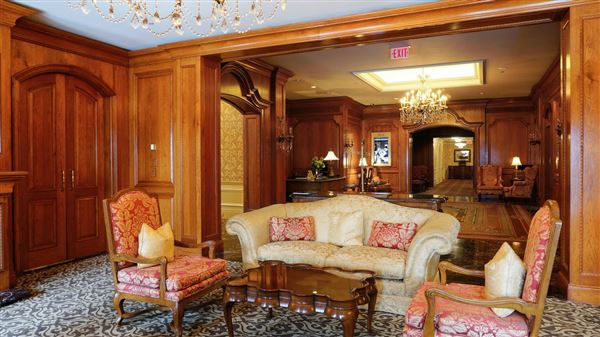 The Fairmont Royal York Hotel - 19th Floor Executive Space Lounge (1/31/2020)