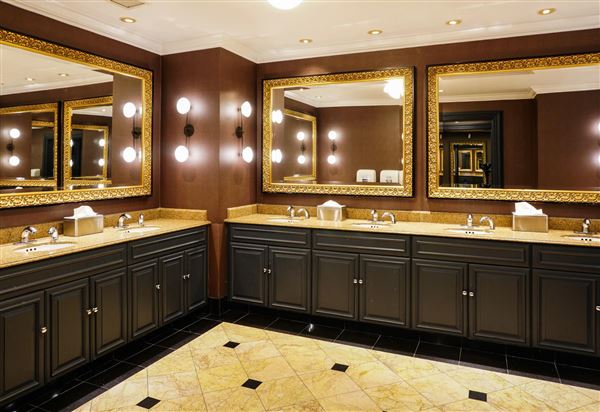 The Fairmont Royal York Hotel - Third Floor Women's Washroom (1/31/2020)