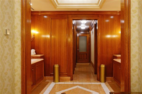 The Fairmont Royal York Hotel - 19th Floor Executive Space Washroom (1/31/2020)