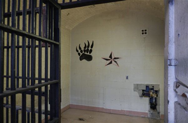 Kingston Penitentiary - Psychiatric Facility Floor 1 Cell (3/27/2019)